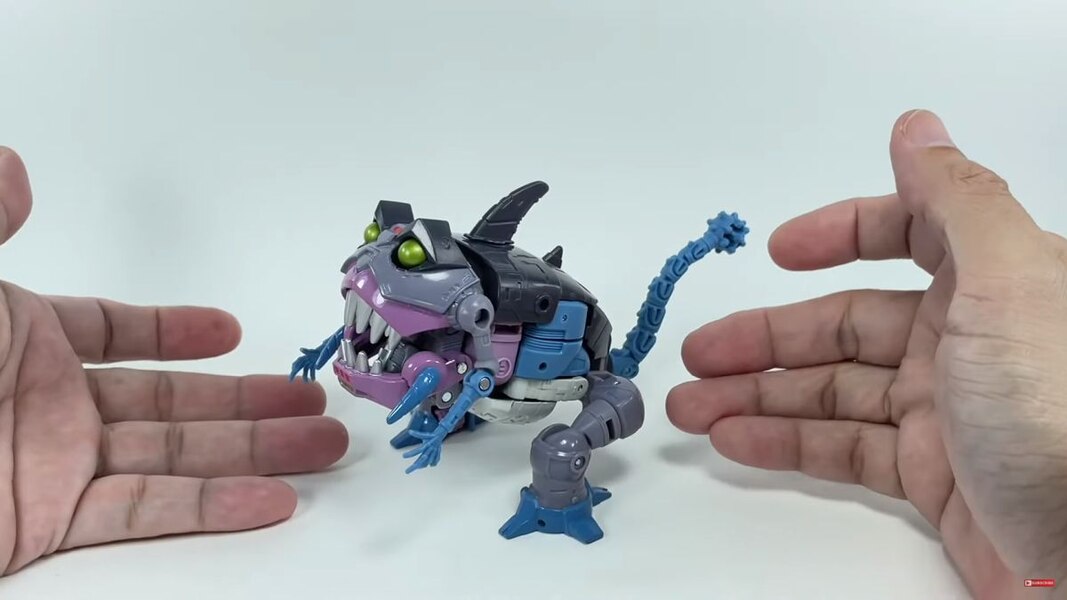 Transformers Studio Series 86 Gnaw  (14 of 20)